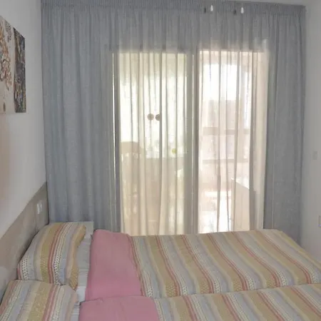 Apto With Pool Gemelos Iv Apartman